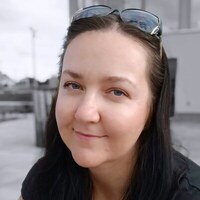 Adéla R.