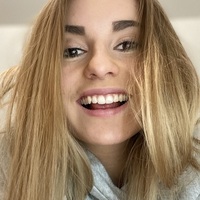 Nela V.