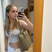 Lucie F.