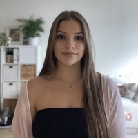 Mia R.