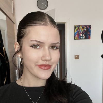 Adéla Sztwiertniová